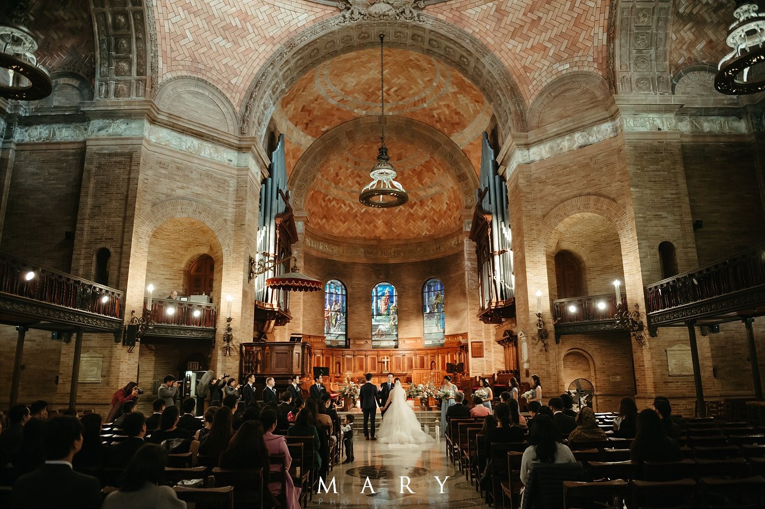 Saint Paul's Chapel is at once grand and intimate—a perfect backdrop for a wedding or other religious ceremony.