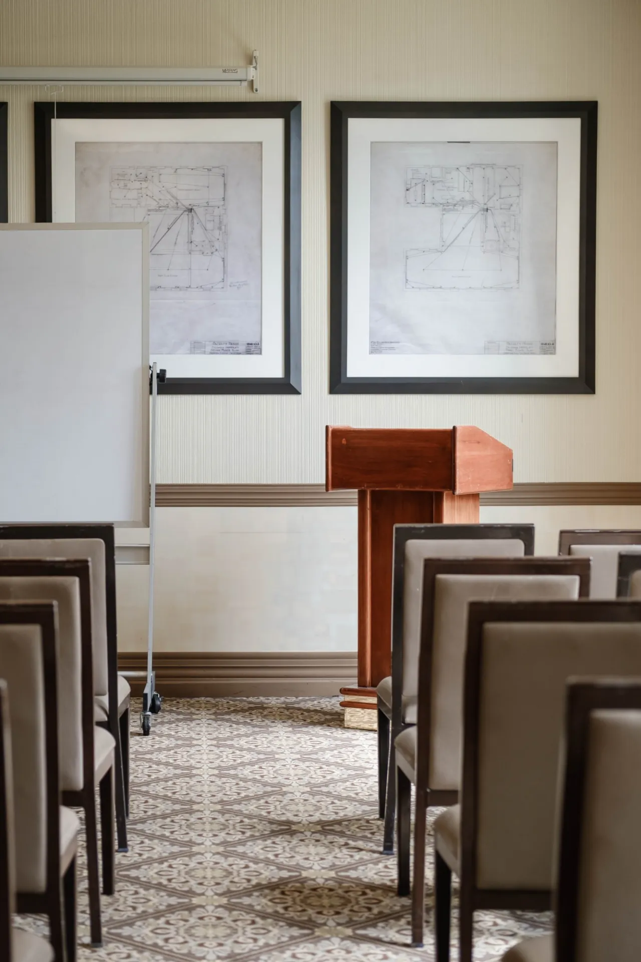 A whiteboard is set in Seminar Room 4