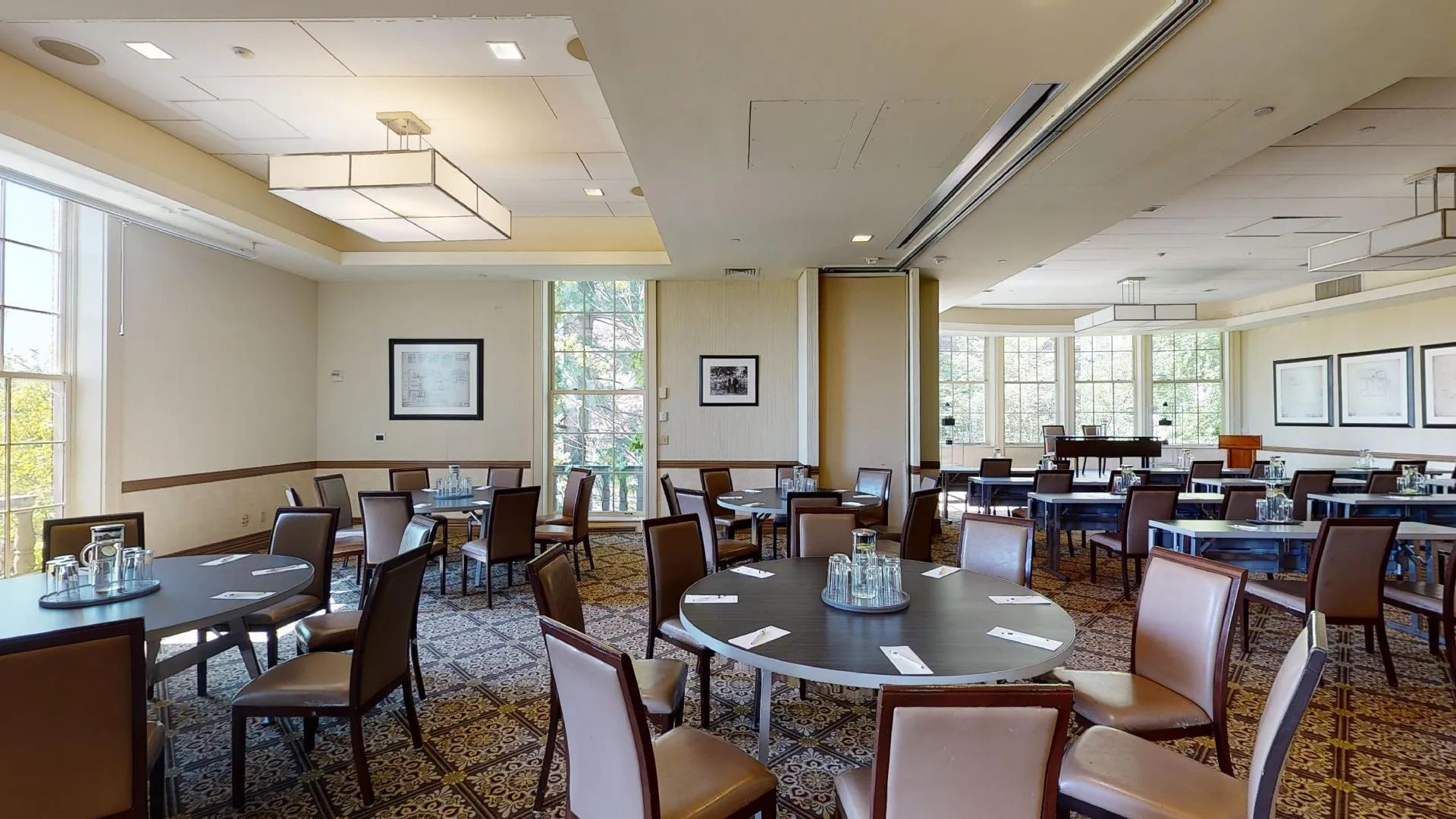 Seminar Level set for a reception