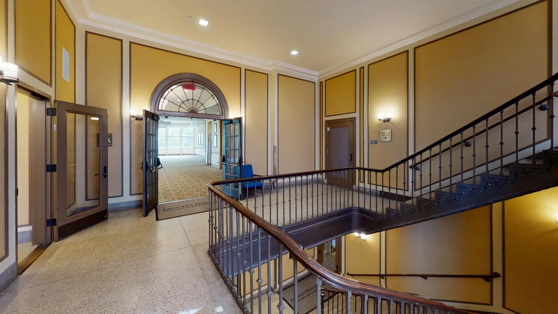 Seminar Level stairway
